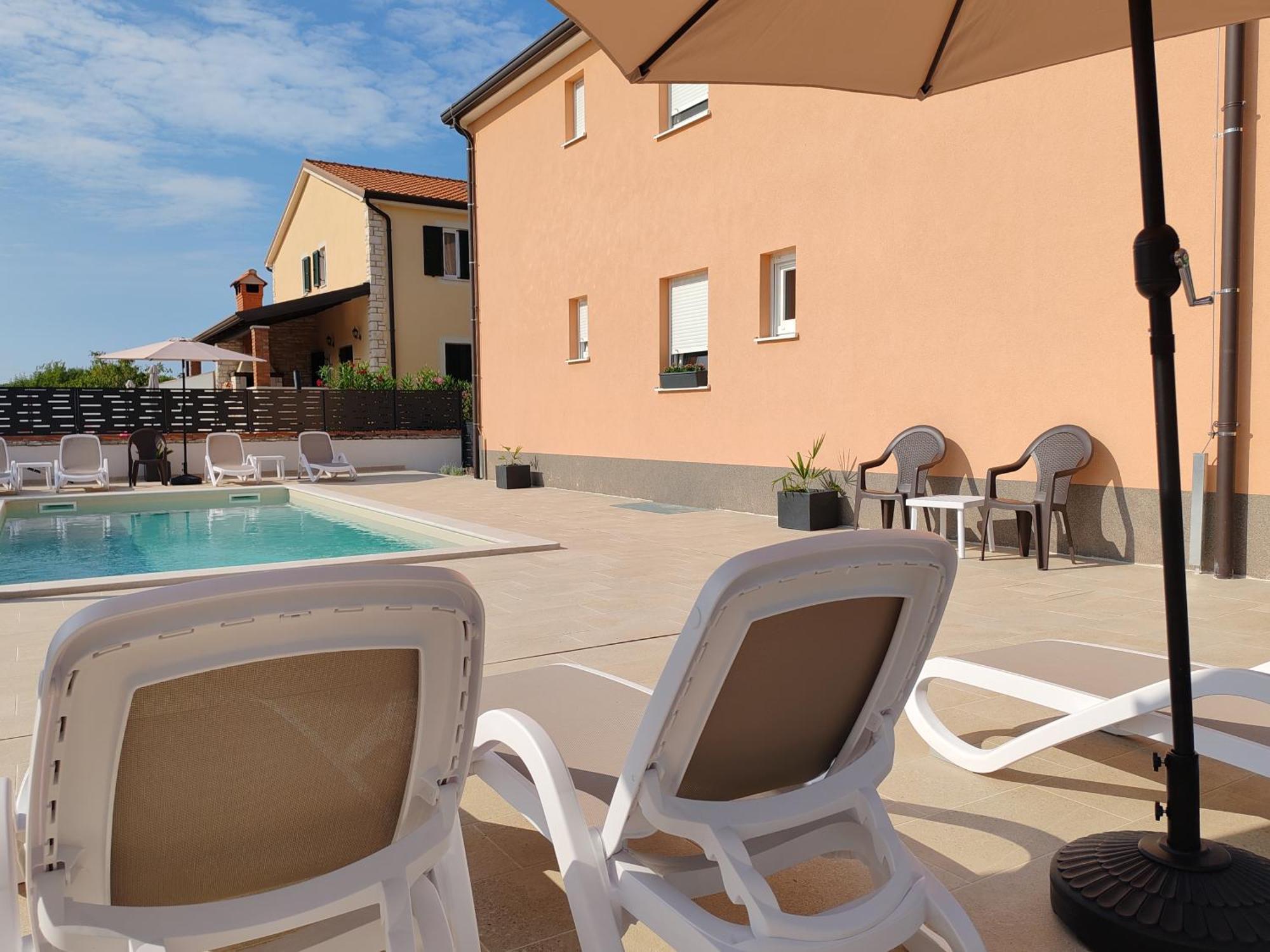 Apartments Oleander Lovrecica-Residence With Pool Екстериор снимка
