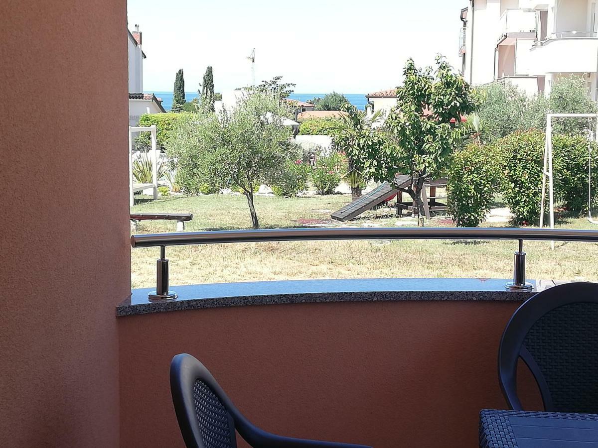 Apartments Oleander Lovrecica-Residence With Pool Екстериор снимка