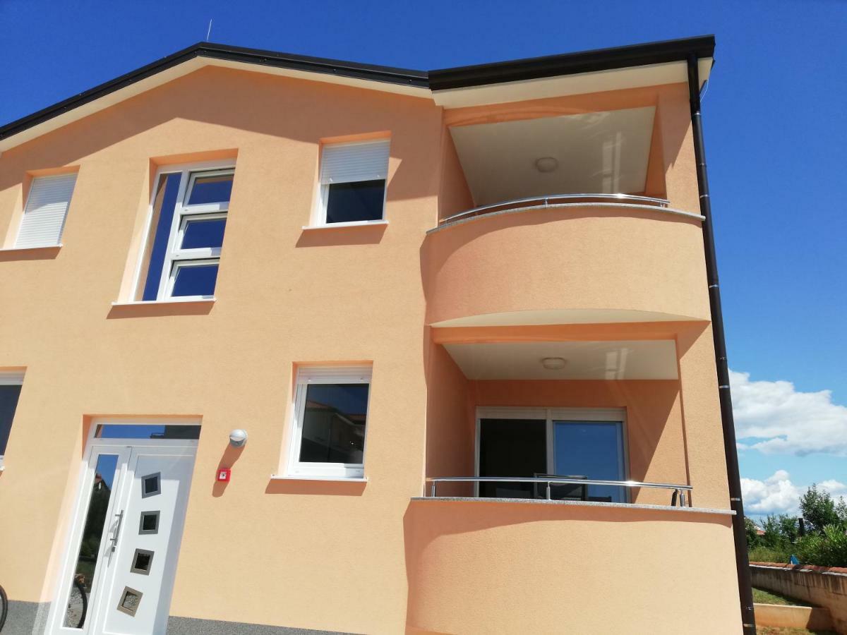 Apartments Oleander Lovrecica-Residence With Pool Екстериор снимка